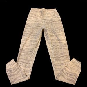 Lace pattern Leggings